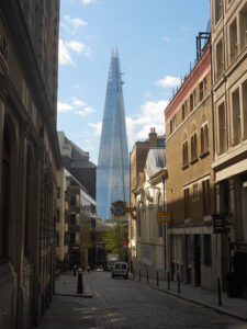 Shard_London_from_Great_Tower_Street